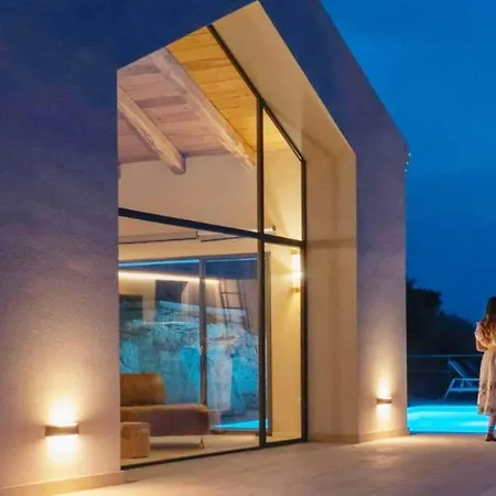 Villa With Private Pool And Sea View
