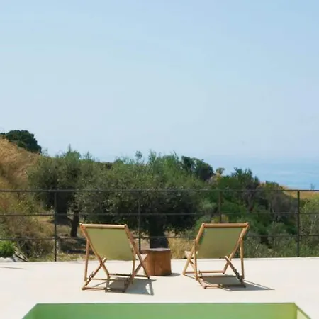 With Private Pool And Sea View Villa Maierato