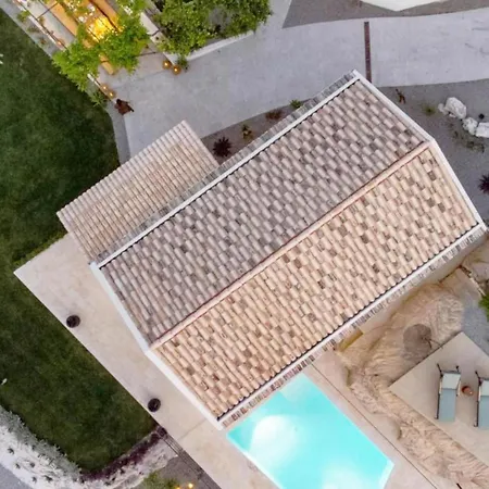 With Private Pool And Sea View * Maierato