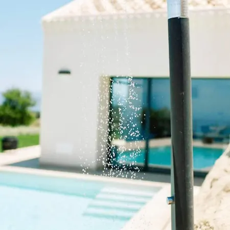 With Private Pool And Sea View Villa Maierato