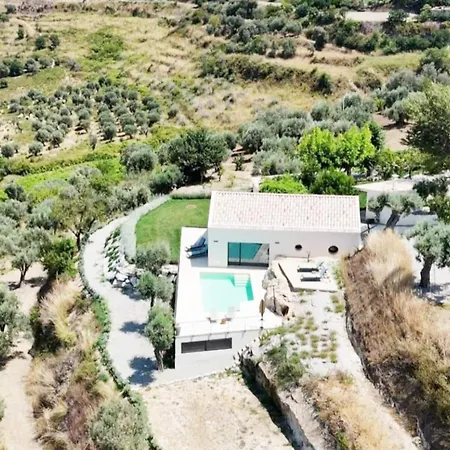 With Private Pool And Sea View * Maierato